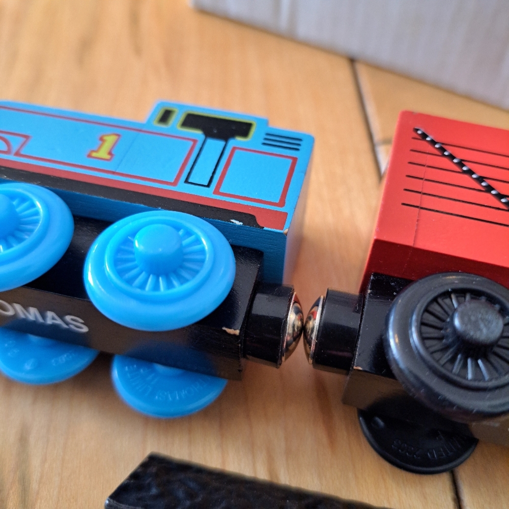VHTF!  PEG PEREGO SPECIAL EDITION THOMAS TRACK RIDER Thomas Train Wooden Railway - Picture 12 of 12